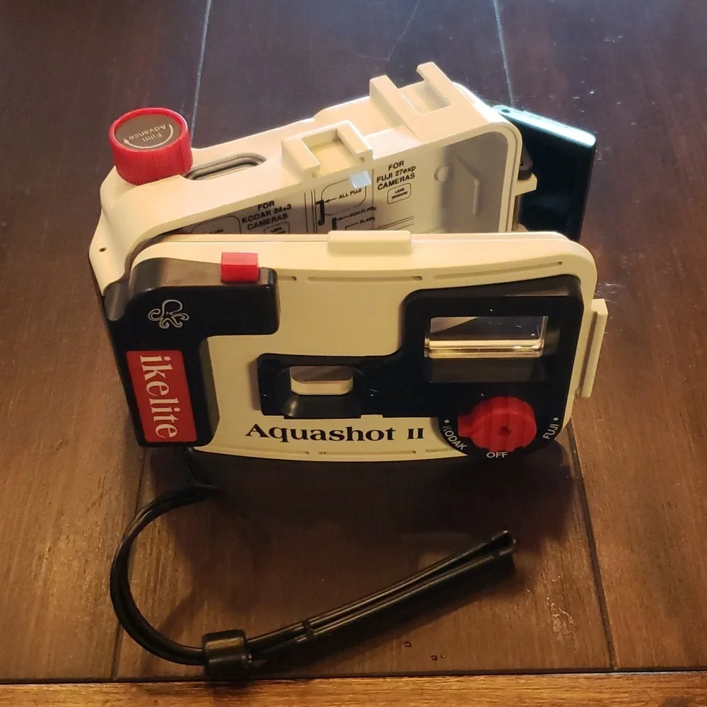 AQUASHOT II by Ikelite Underwater Camera Housing Strobe Macro with Bag/Manual
